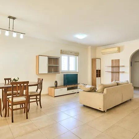St Julians Bright And Spacious Διαμέρισμα