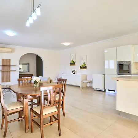 St Julians Bright And Spacious شقة سانت جوليان