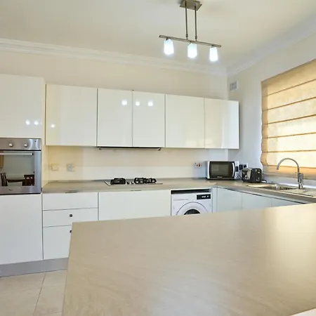 شقة St Julians Bright And Spacious سانت جوليان