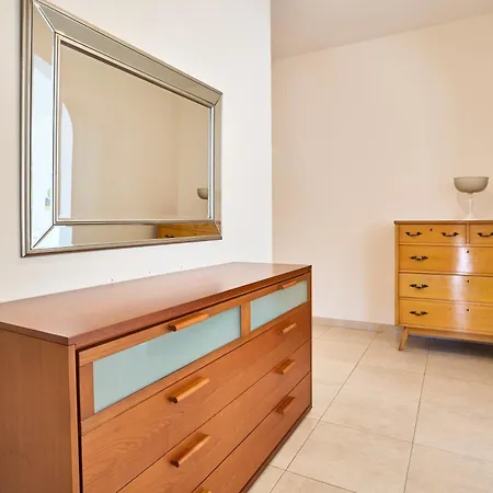 St Julians Bright And Spacious *