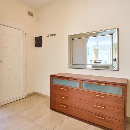 St Julians Bright And Spacious * St. Julian's